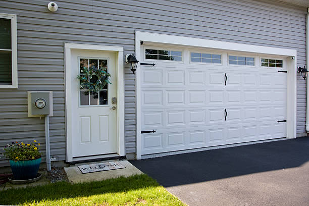 24/7 Emergency Garage Door Panel Replacement experts in Fairbanks Ranch, CA